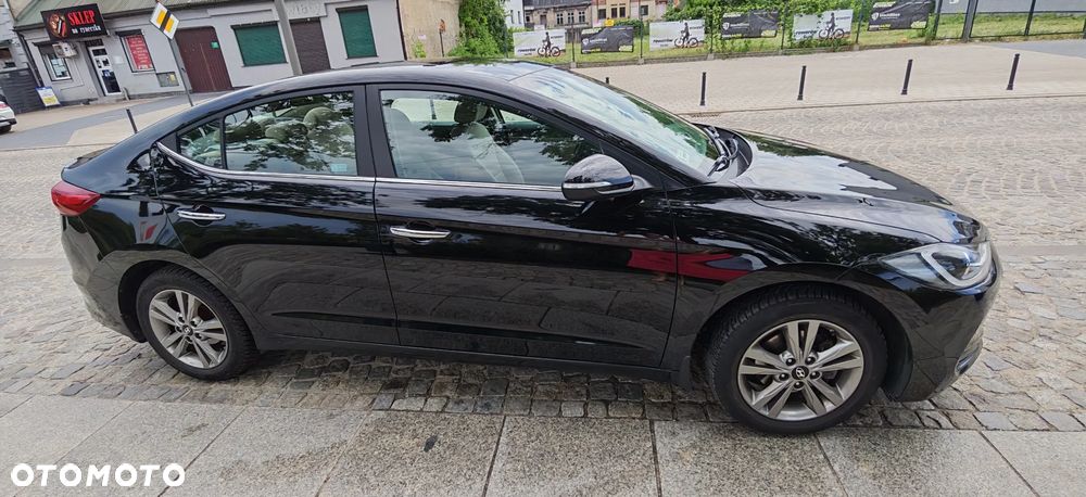 Hyundai Elantra 1.6 Comfort - 2