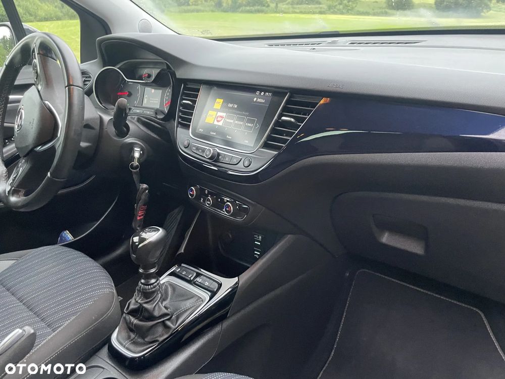 Opel Crossland X 1.2 T Design Line S&S - 15