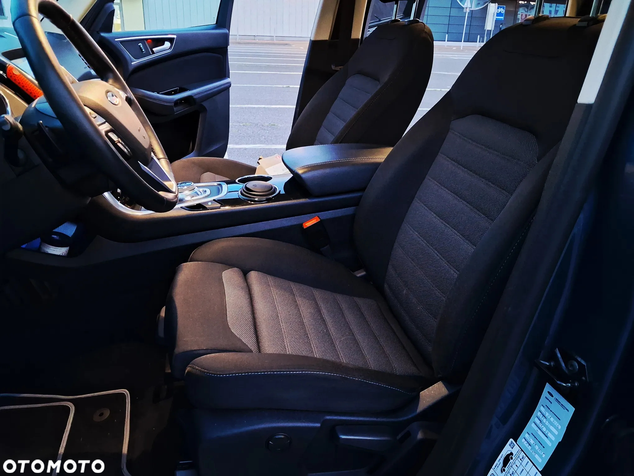 Ford S-Max 2.0 EcoBlue Titanium - 28