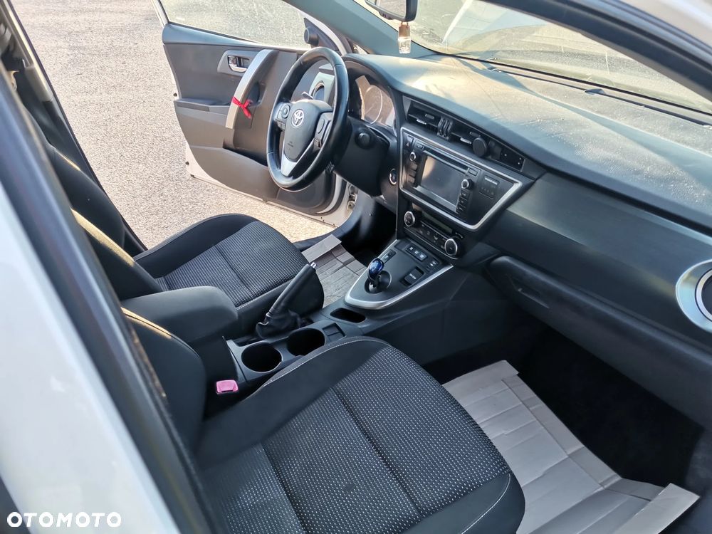 Toyota Auris - 40