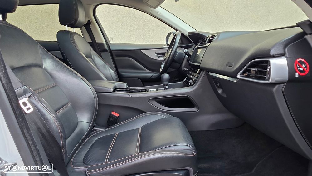 Jaguar F-Pace 20d AWD Prestige - 23