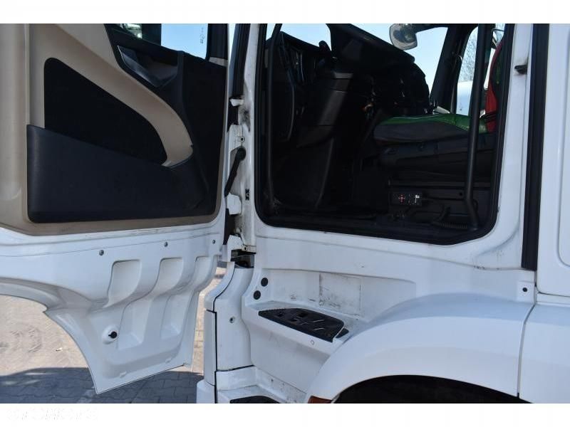 Mercedes-Benz Actros - 22