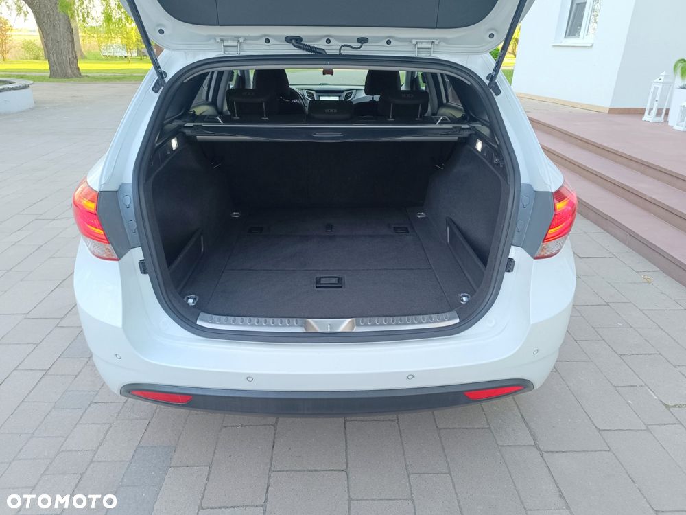 Hyundai i40 Kombi blue 1.7 CRDi DCT Style - 37