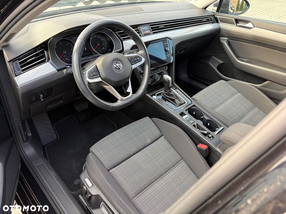Volkswagen Passat 2.0 TDI SCR DSG Comfortline - 10