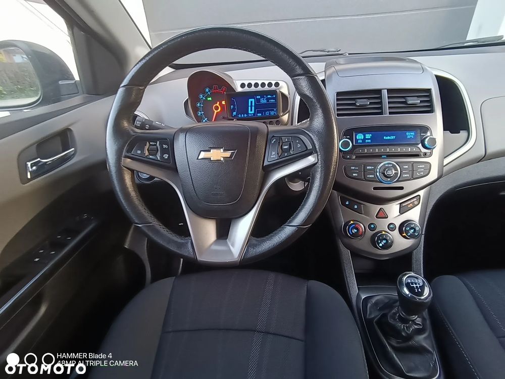 Chevrolet Aveo 1.6 LTZ - 25