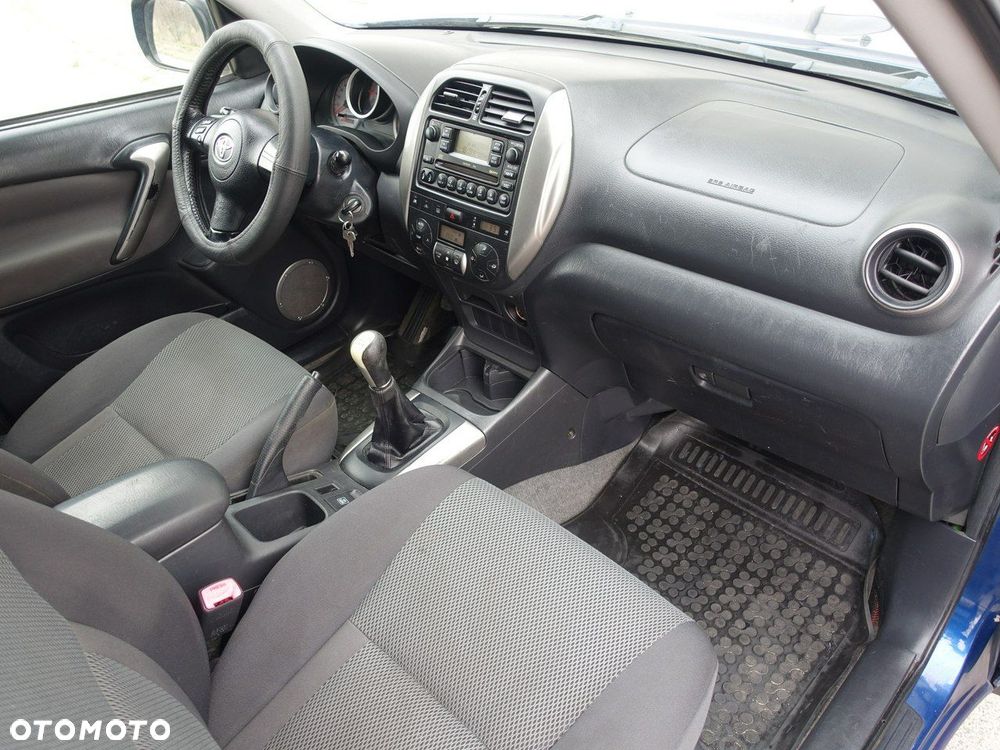 Toyota RAV4 D-4D 4x4 - 18