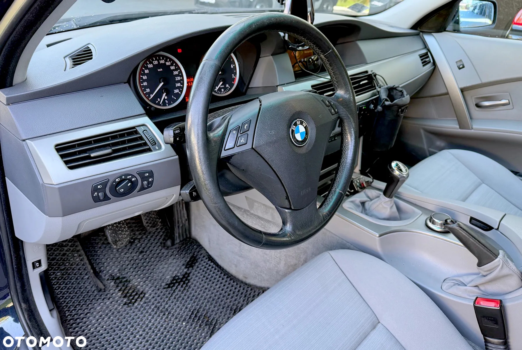 BMW Seria 5 525i - 4