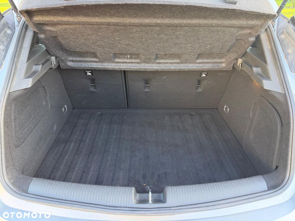Opel Astra 1.2 T Elegance S&S - 11
