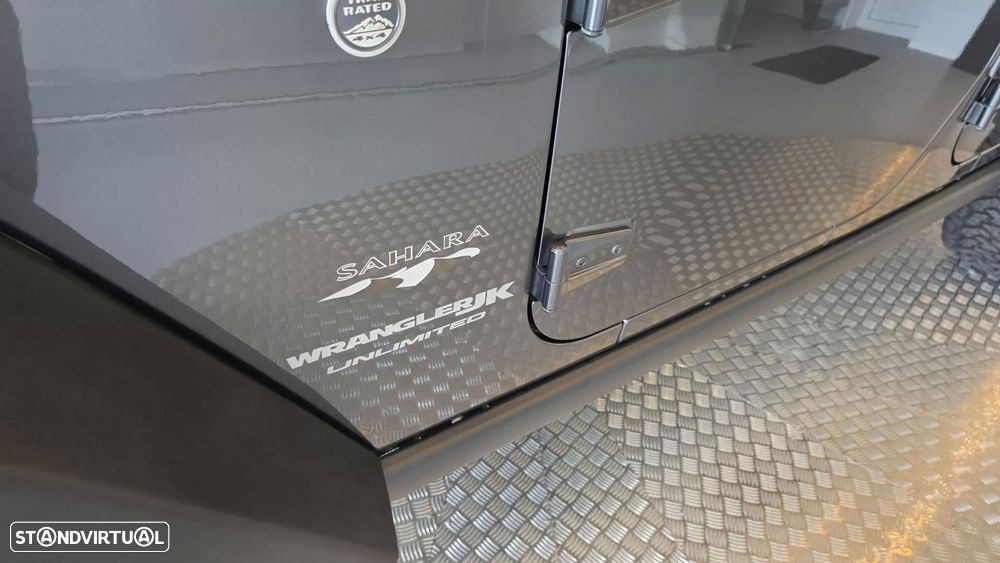 Jeep Wrangler Unlimited 2.8 CRD Sahara AT - 33