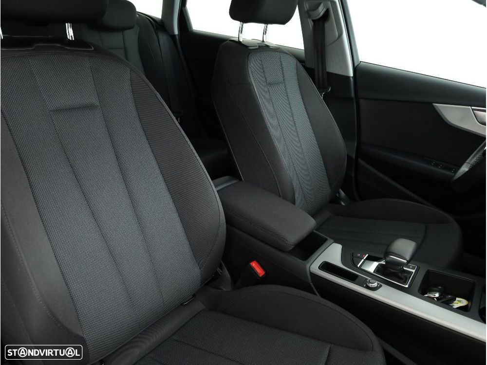 Audi A4 Avant 30 TDI Advanced S tronic - 15