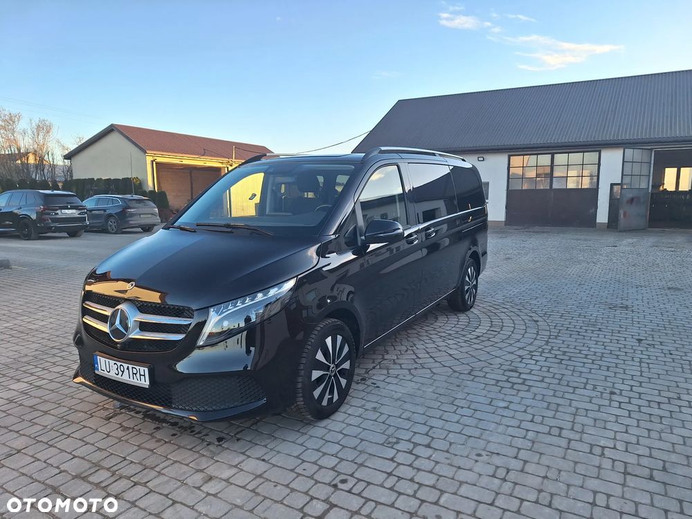 Mercedes-Benz Klasa V - 1