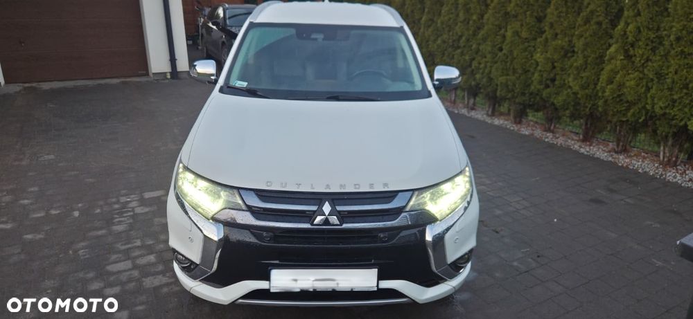 Mitsubishi Outlander 2.0 4WD Plus - 6