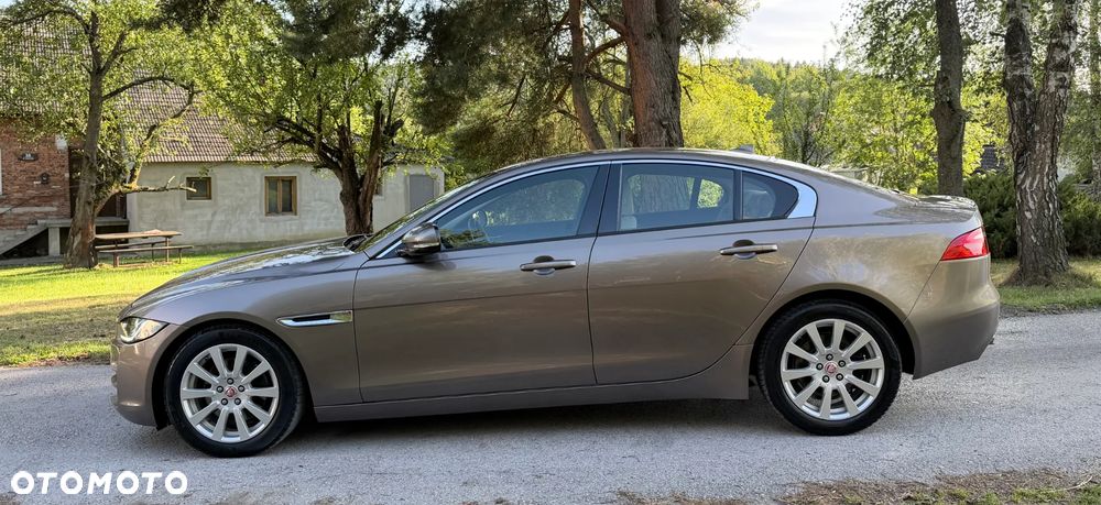 Jaguar XE D180 R-Dynamic S - 12