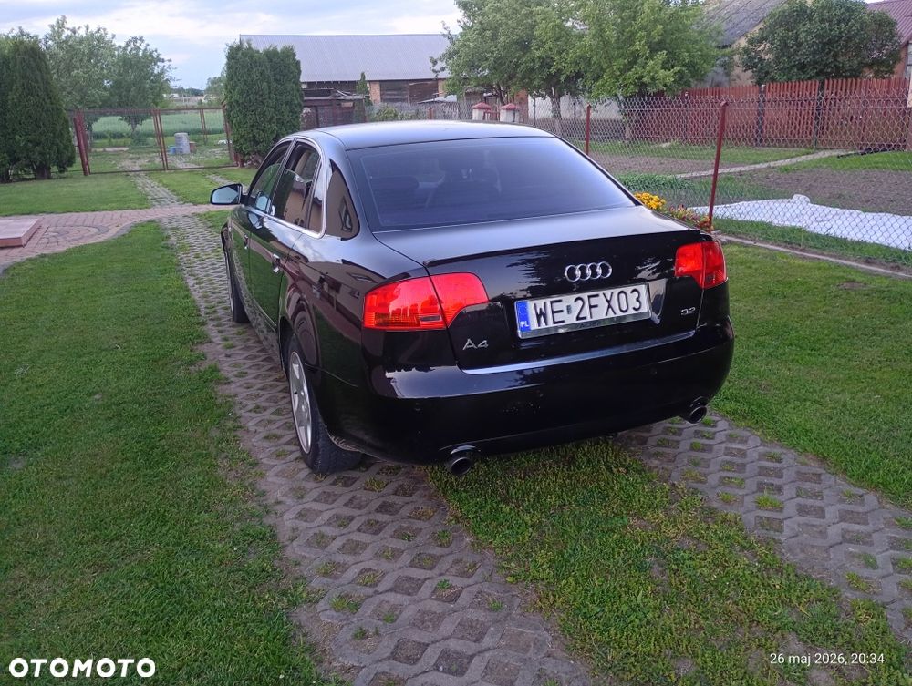 Audi A4 Limousine - 4