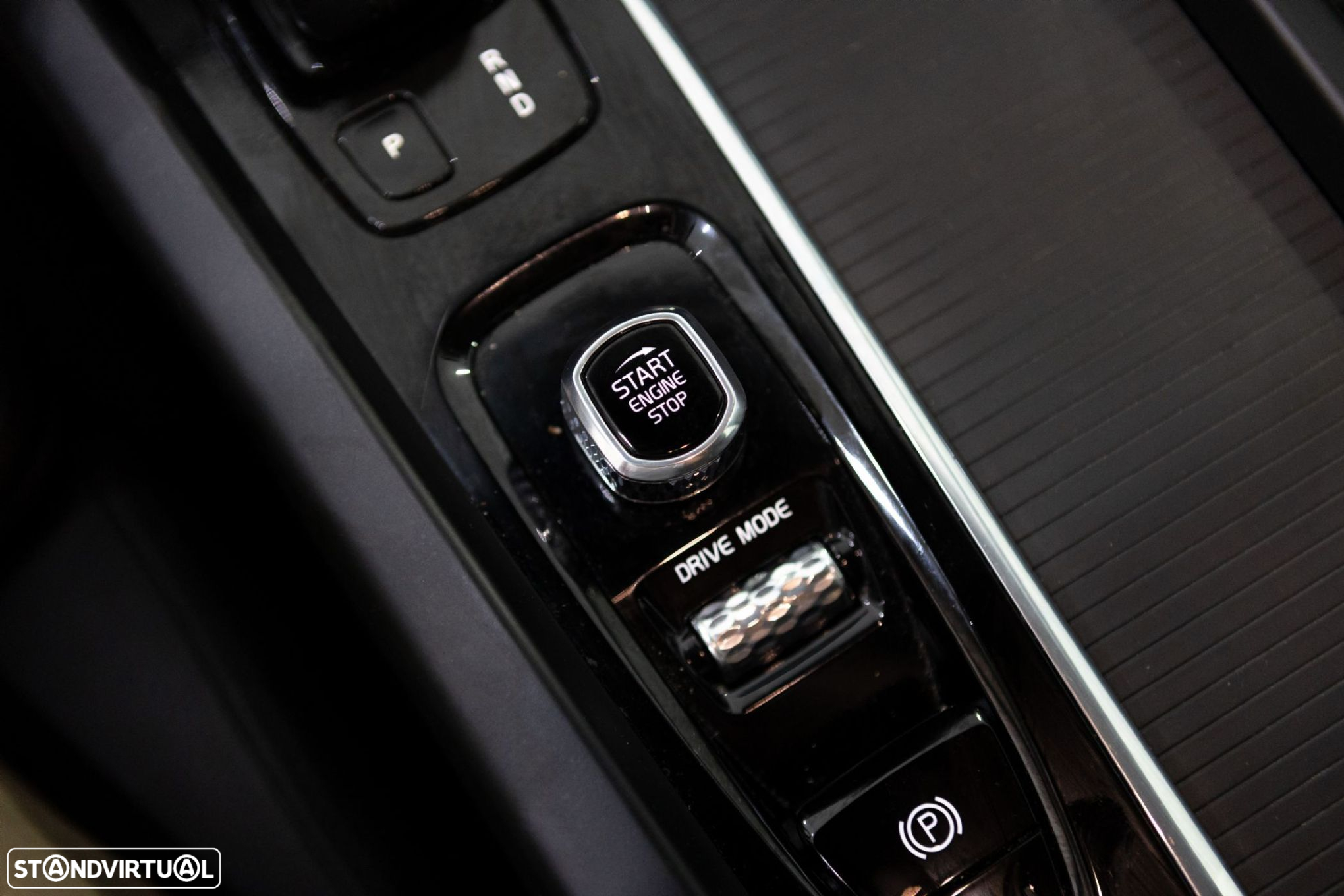 Volvo XC 60 B4 D AWD Geartronic Momentum - 32