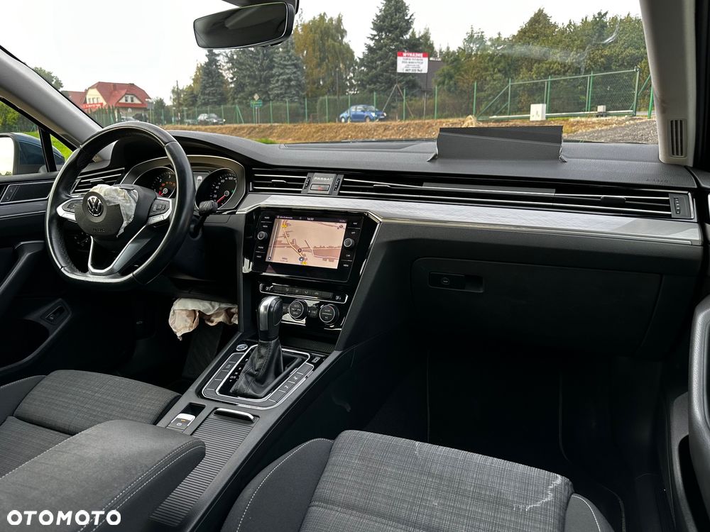 Volkswagen Passat Variant 1.6 TDI SCR DSG Comfortline - 25