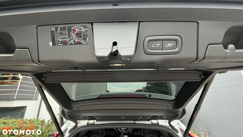 Volvo XC 60 B5 B AWD Geartronic RDesign - 38
