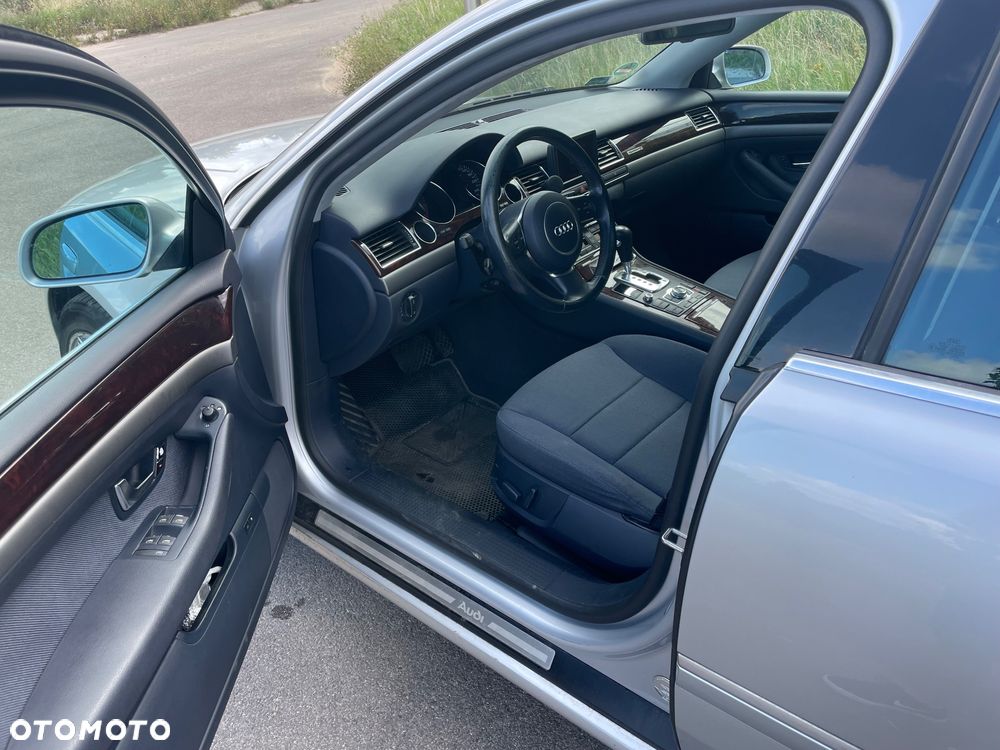 Audi A8 - 4