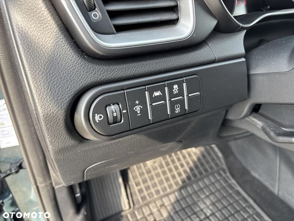 Kia Ceed 1.5 T-GDI M - 22