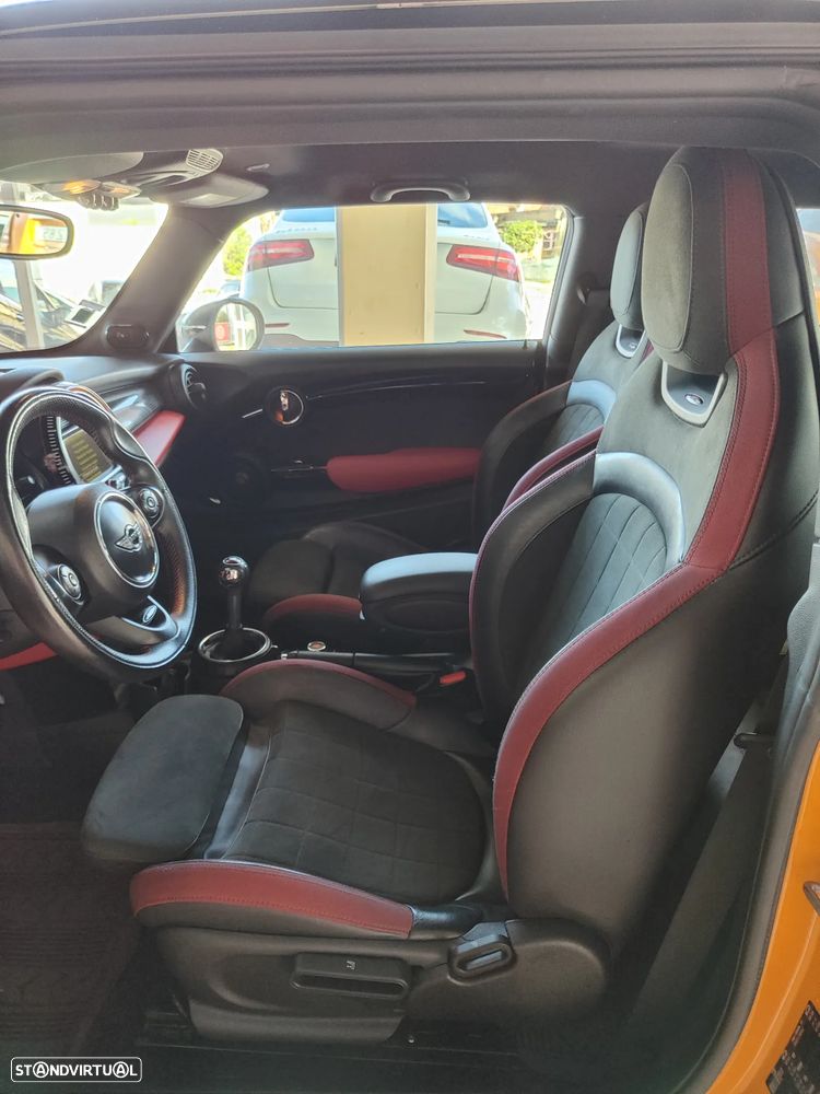 MINI 3 Portas John Cooper Works - 13