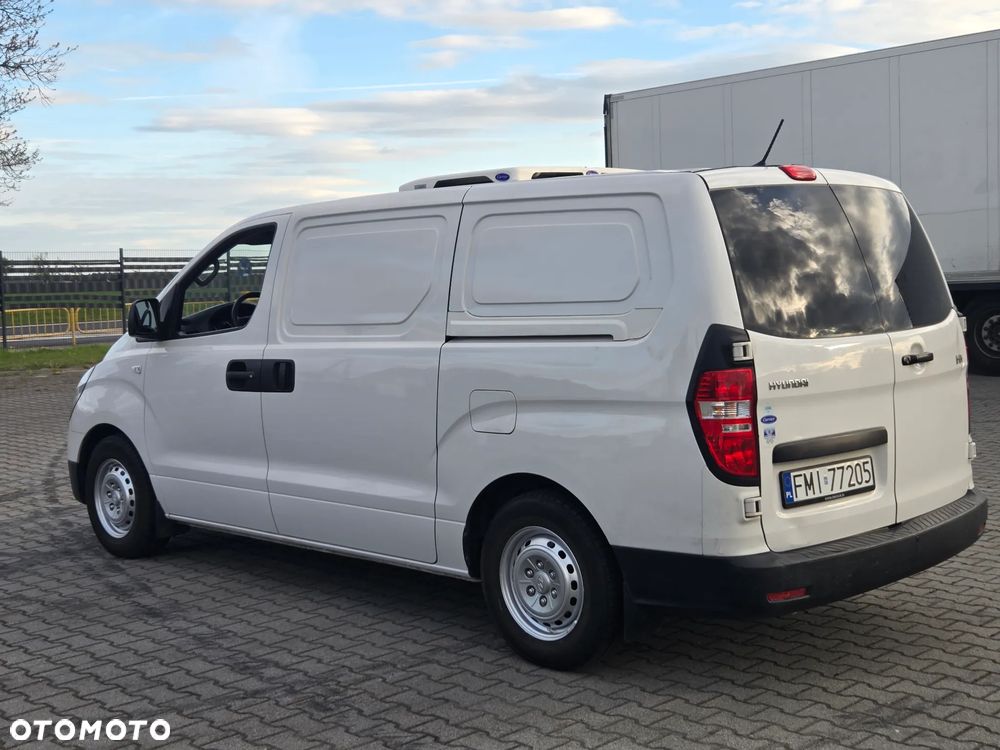 Hyundai H-1 Starex - 5