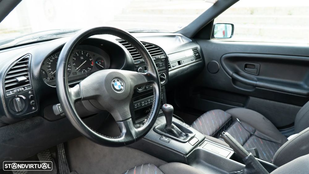 BMW 325 i - 21