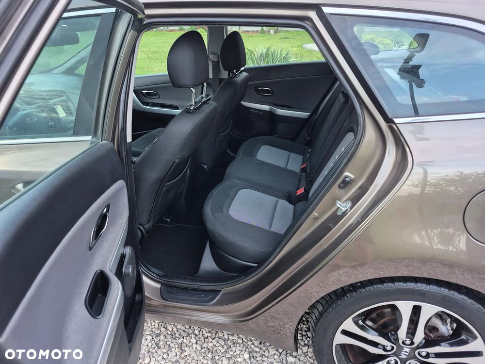 Kia Ceed - 34