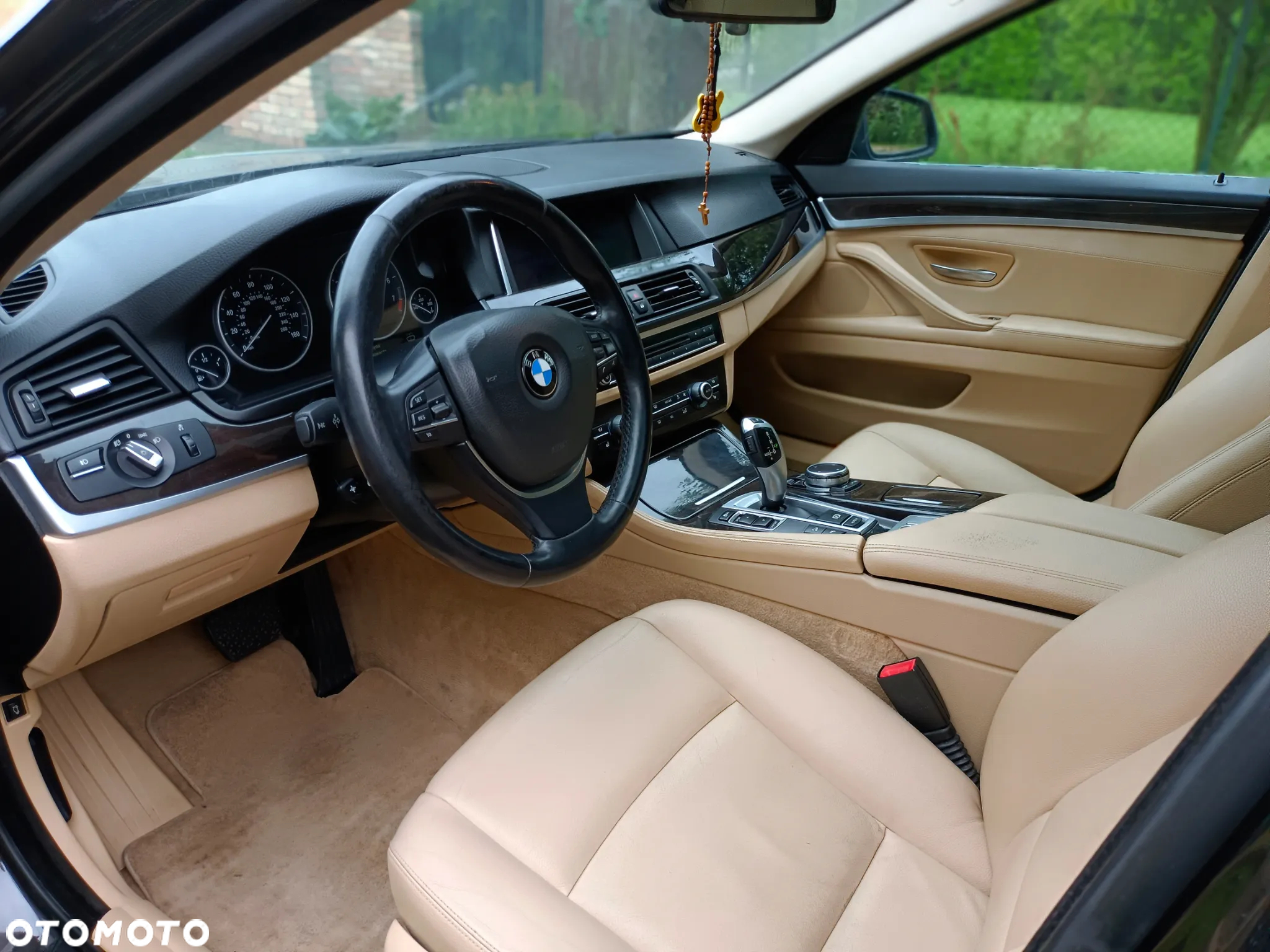 BMW Seria 5 528i xDrive Luxury Line - 11