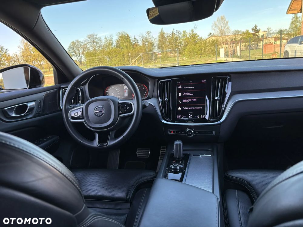 Volvo V60 B4 D R-Design - 17