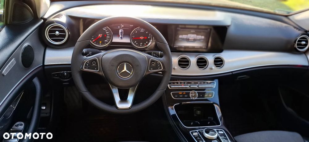 Mercedes-Benz Klasa E 220 d 9G-TRONIC - 29