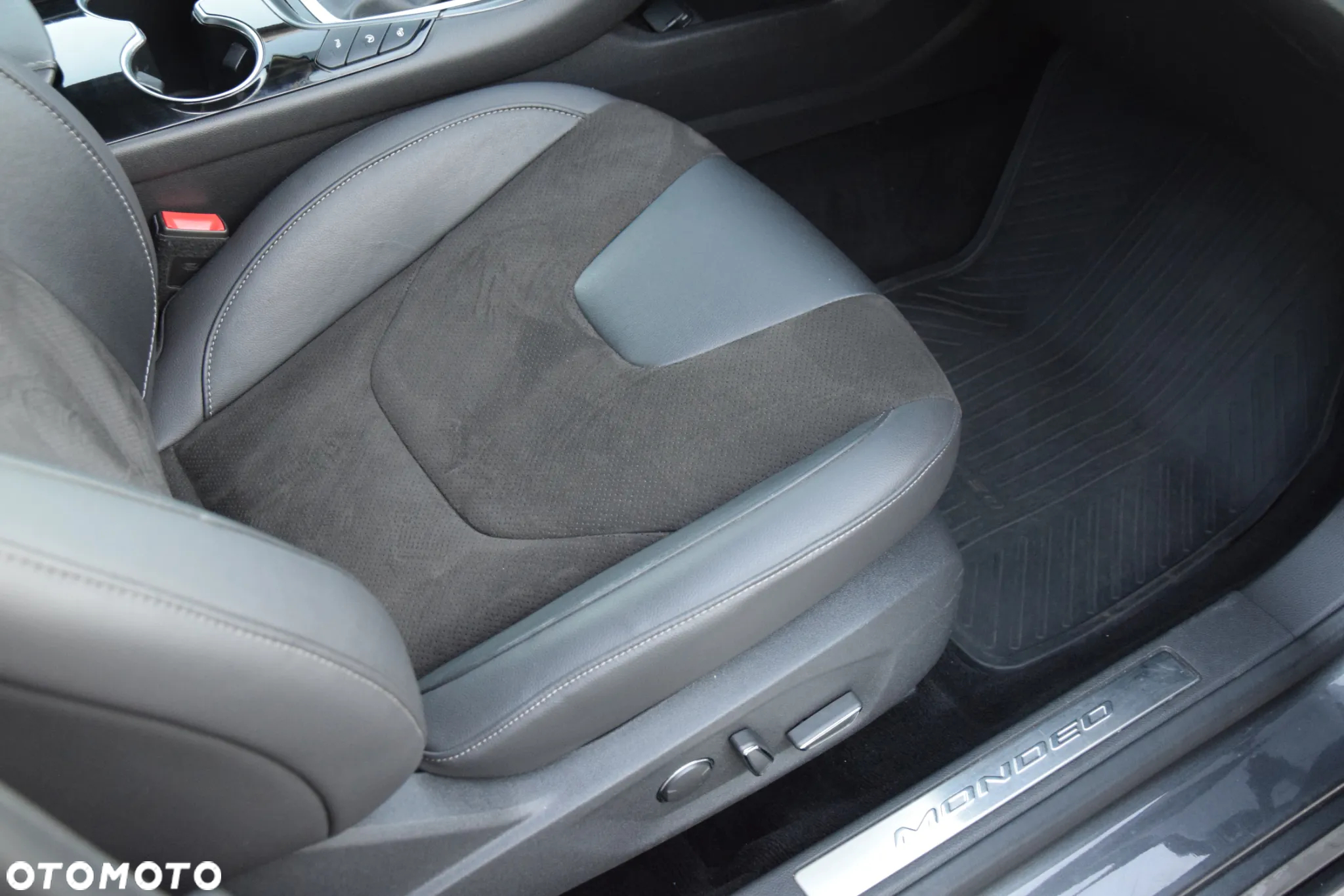 Ford Mondeo - 28