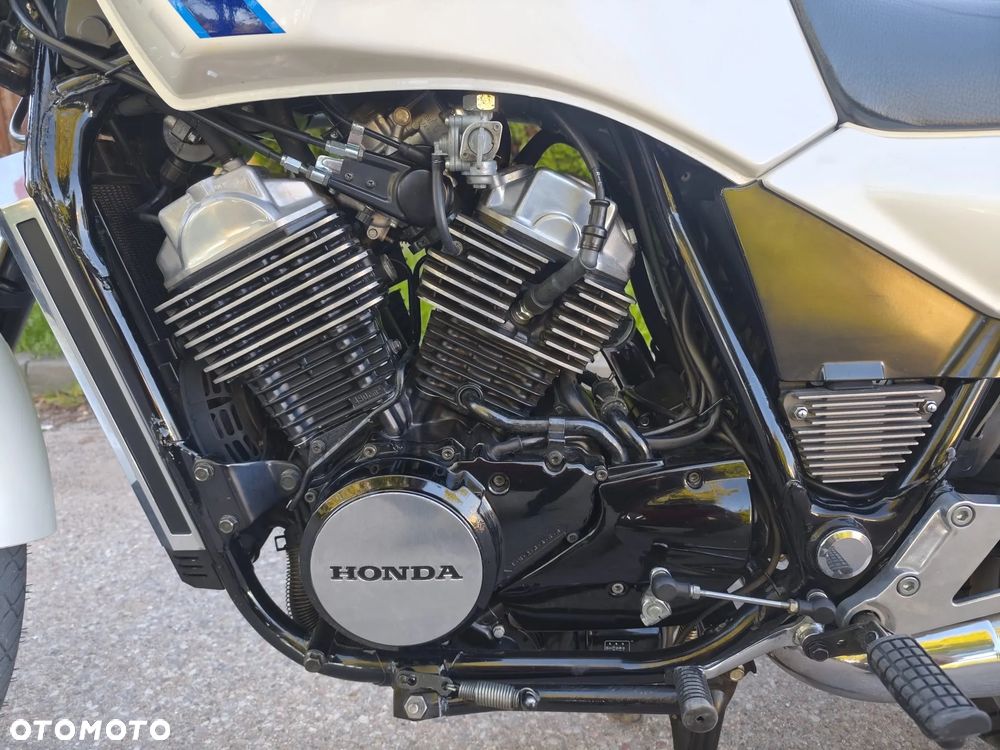 Honda VT - 12
