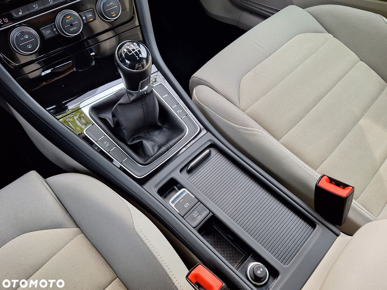 Volkswagen Golf VII 2.0 TDI BMT Highline - 28