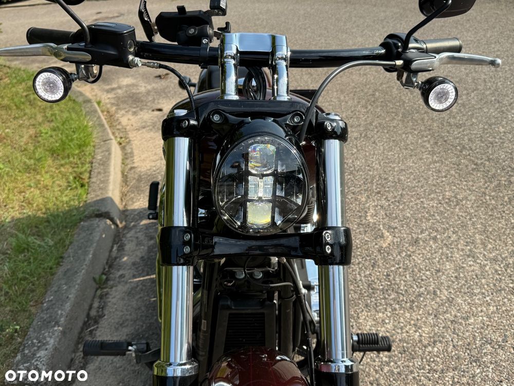 Harley-Davidson Softail Breakout - 26