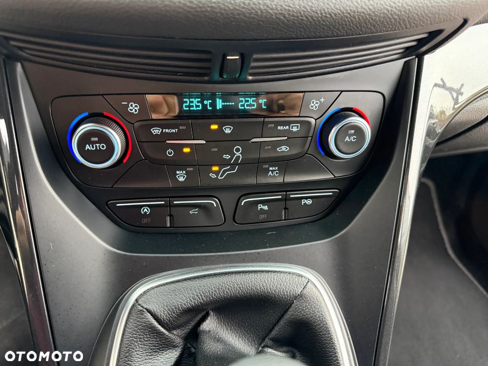 Ford Kuga 2.0 TDCi 4x2 ST-Line - 35