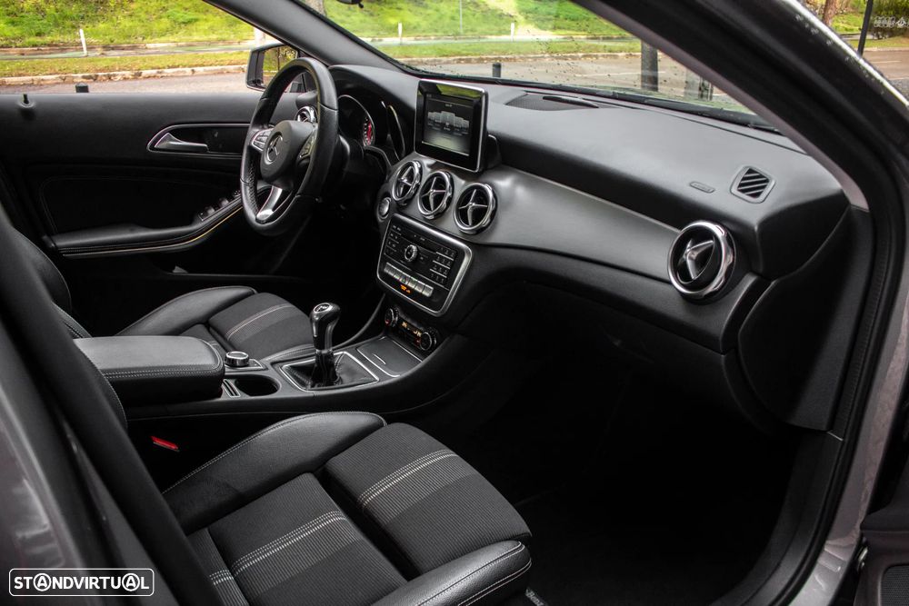 Mercedes-Benz GLA 180 d Urban - 26