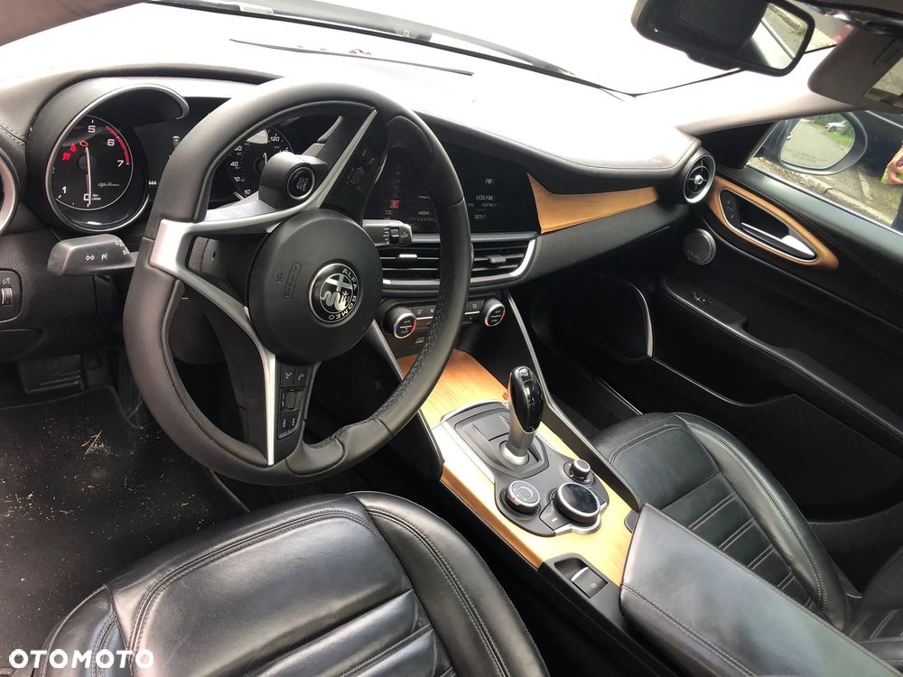 Alfa Romeo Giulia 2.0 Turbo 16V AT8 Veloce Ti - 20