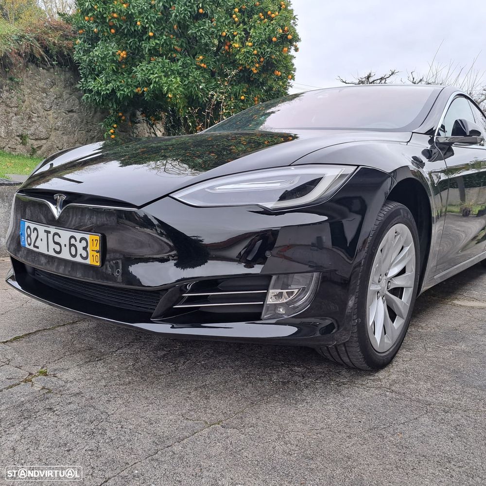 Tesla Model S - 2
