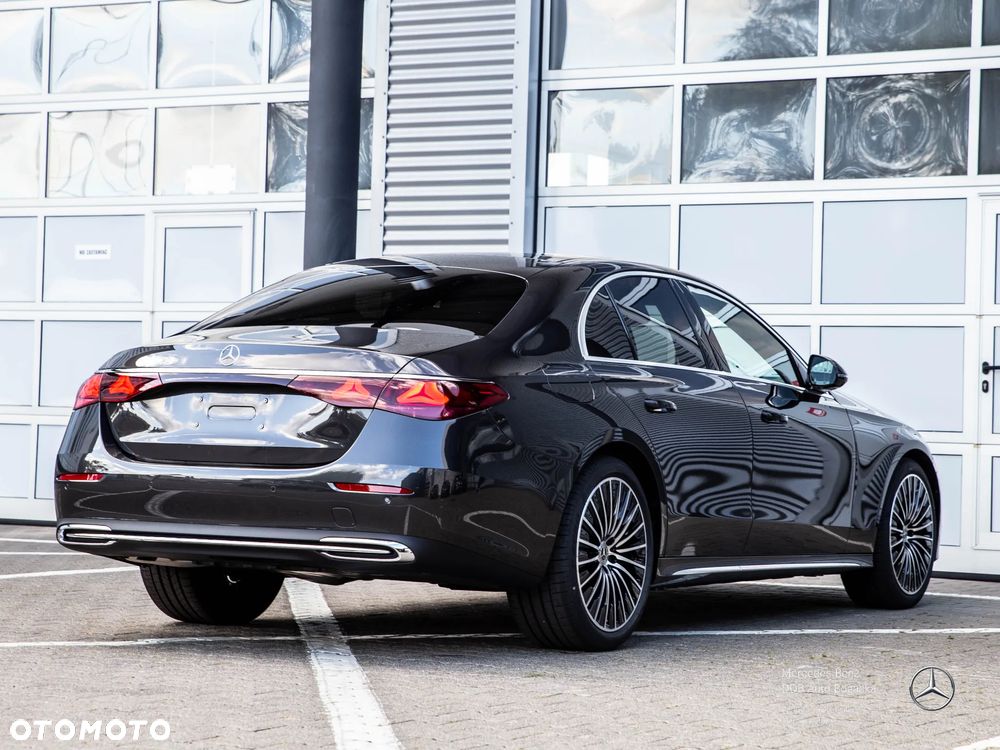 Mercedes-Benz Klasa E 220 d mHEV 4-Matic Exclusive 9G-Tronic - 6