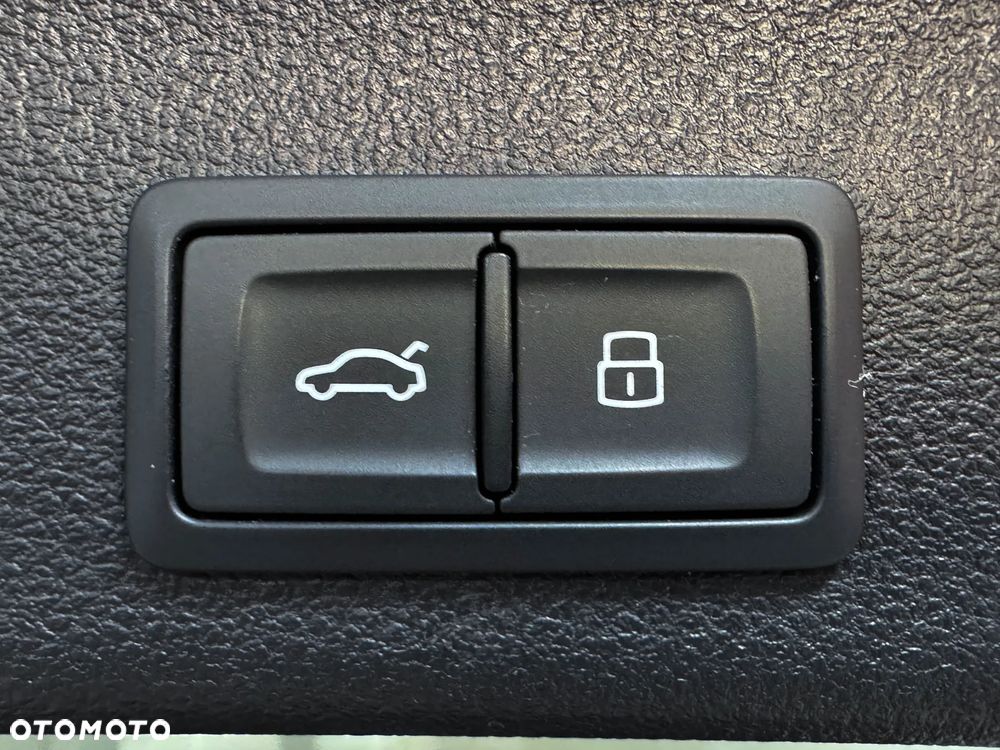 Audi A6 Avant 40 TDI quattro S tronic S line - 25