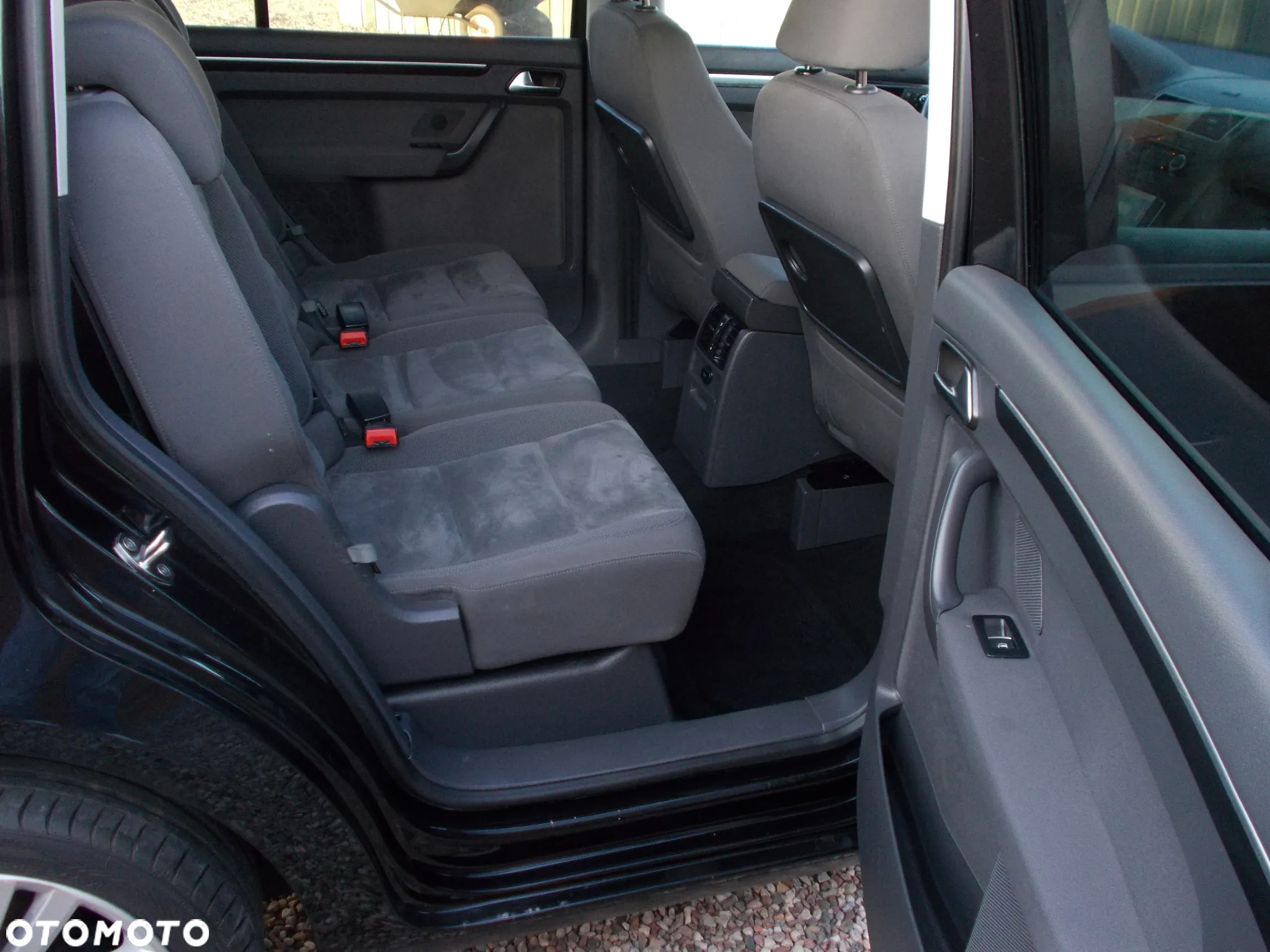 Volkswagen Touran 2.0 TDI Highline - 9