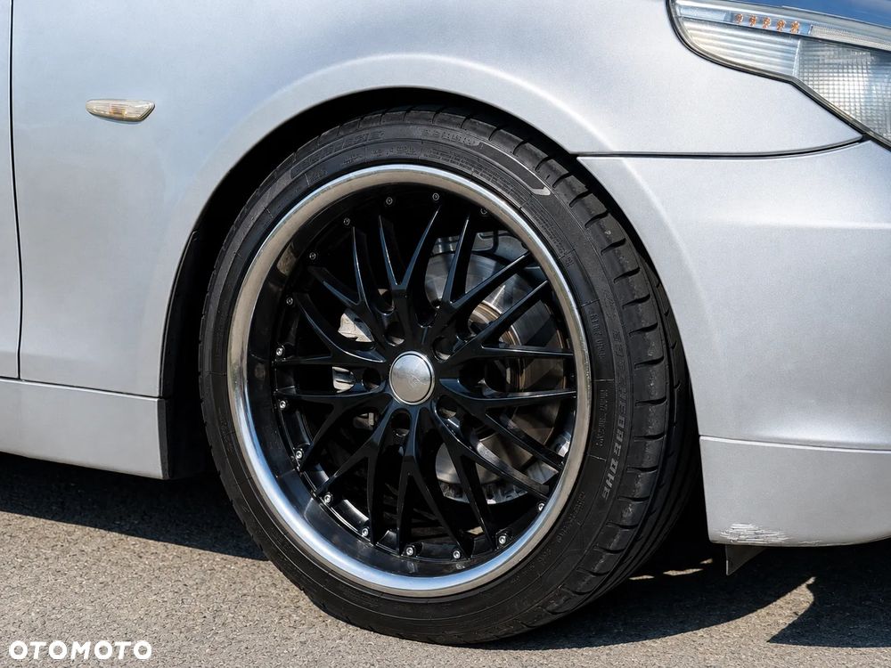 BMW Seria 5 520i - 6