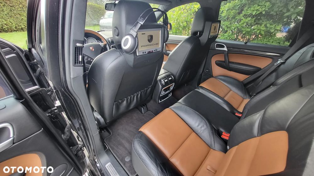 Porsche Cayenne Turbo S - 20