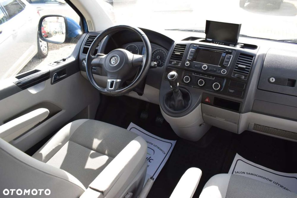 Volkswagen Caravelle - 23