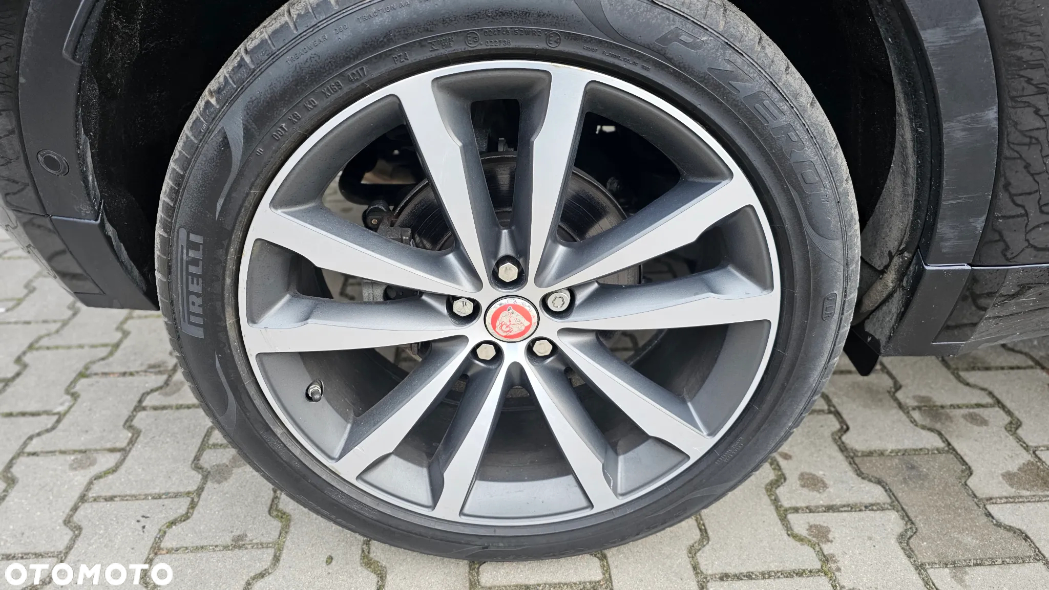 Jaguar E-Pace 2.0 i4D AWD R-Dynamic S - 35