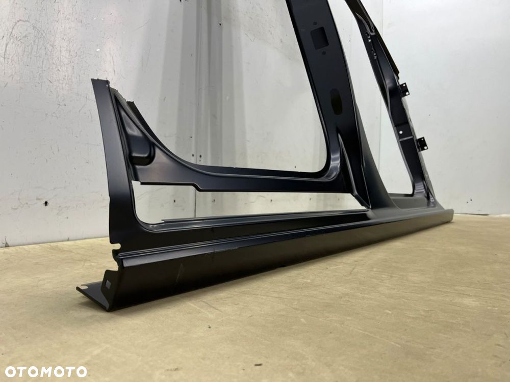 Poszycie VW Caddy 4 IV 2k Connect MK3 20r.- prawy słupek przedni rama drzwi bok poszycie próg - 4