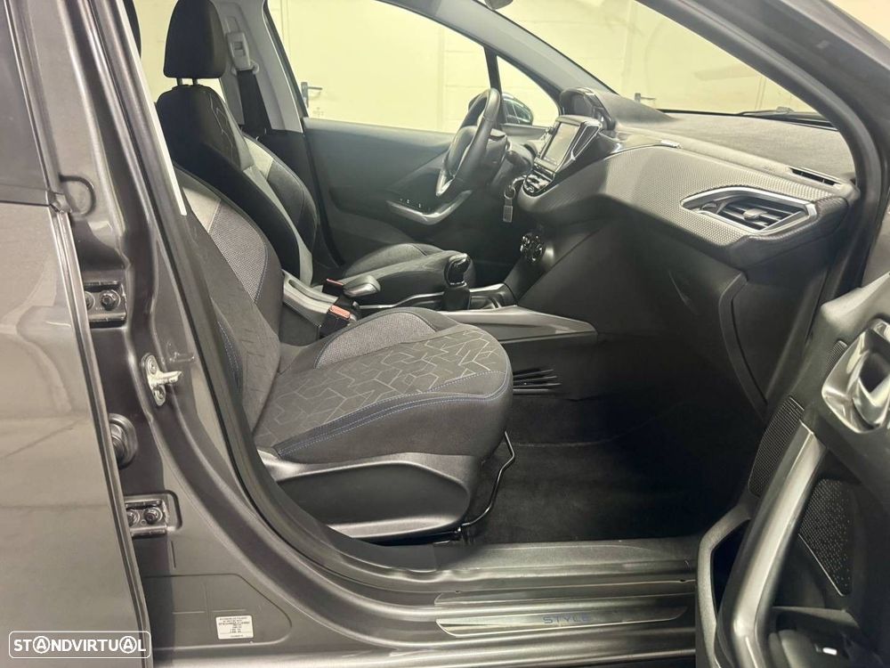 Peugeot 2008 1.2 PureTech Style - 22