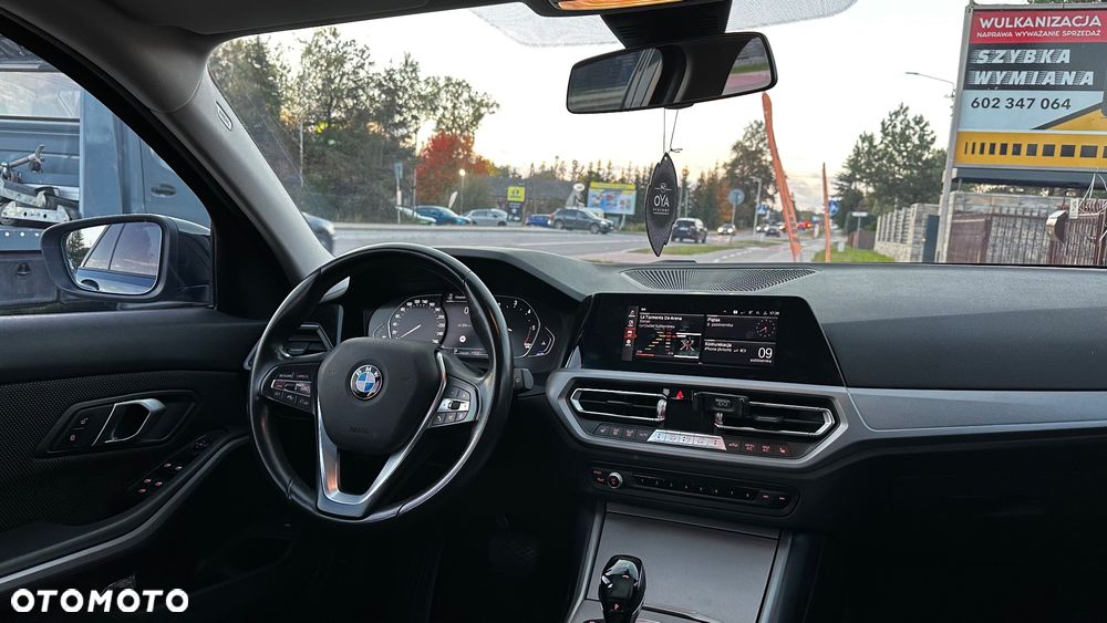 BMW Seria 3 318d MHEV Business Edition - 29