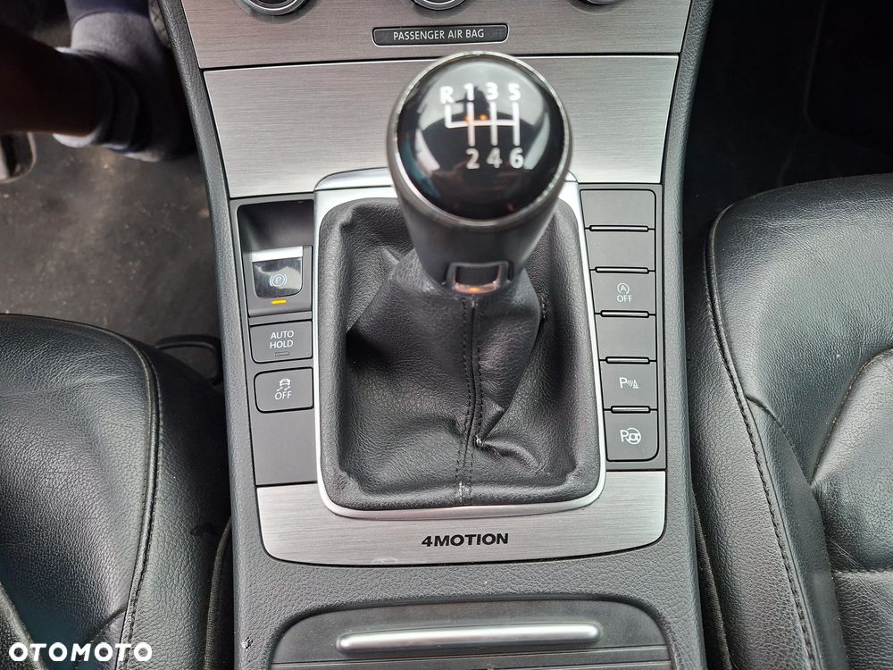 Volkswagen Passat 2.0 TDI 4Mot Highline - 23