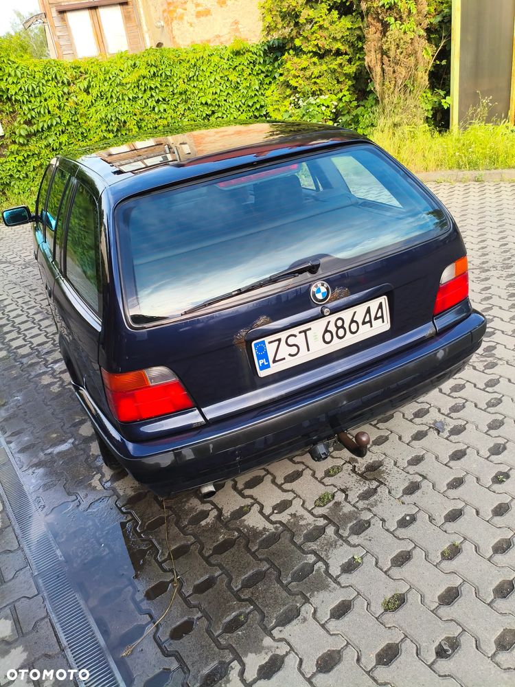 BMW Seria 3 318i - 7